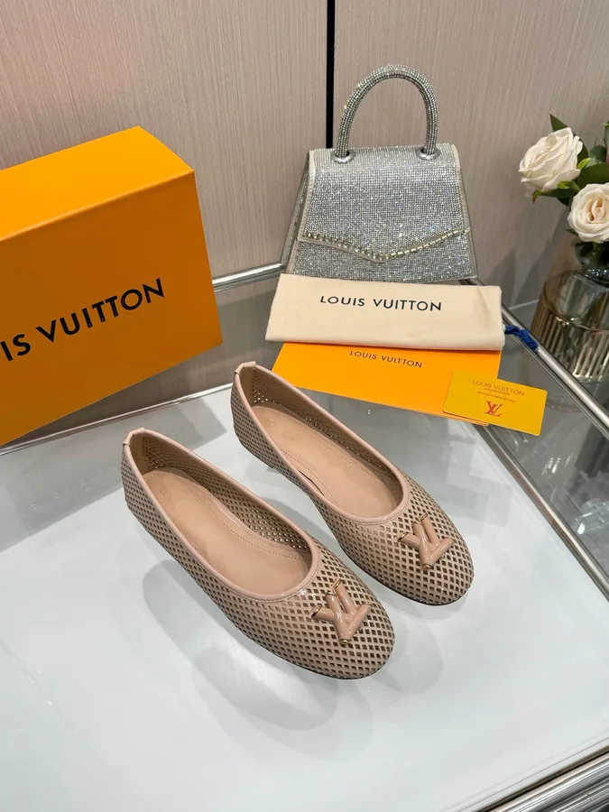 LV Women Beige Patent Leather Ballet Flats