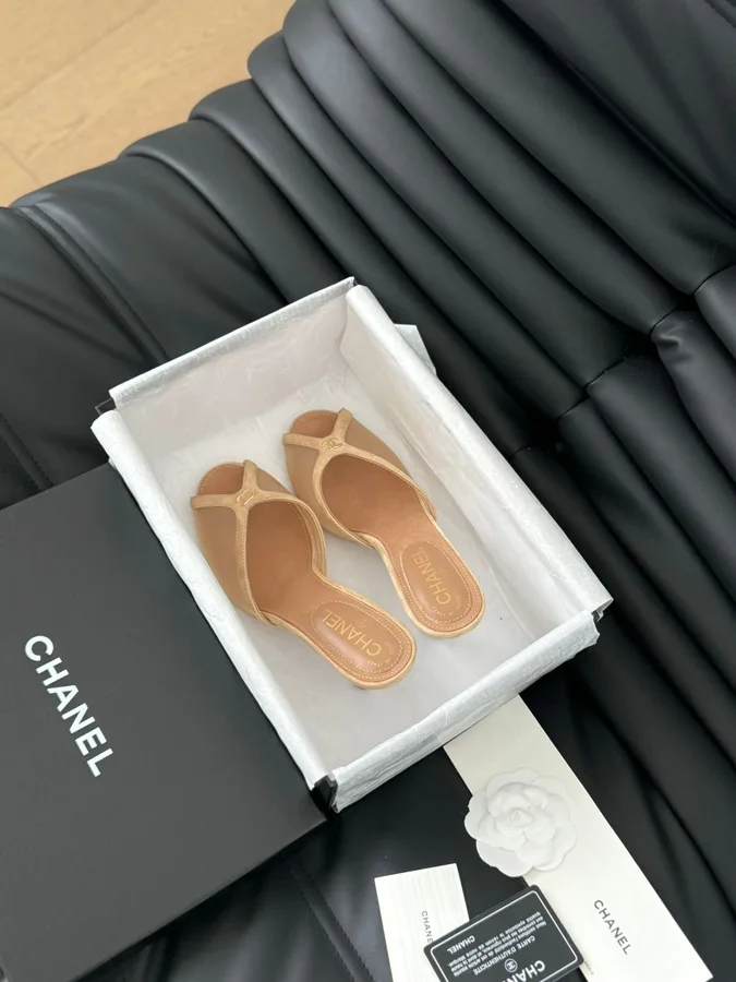 Chanel Women Beige Leather Slides