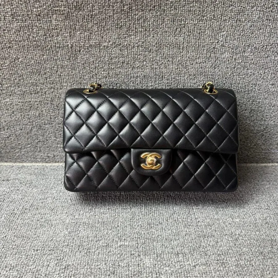 Chanel Classic Flap bag Lambskin Black Gold Hardware