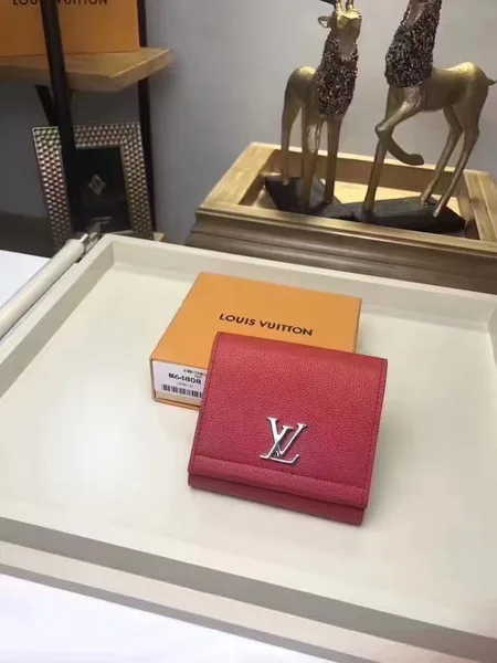 Fake Louis Vuitton Calf Leather LOCKME II COMPACT WALLET M64309 Red HY24122xE84