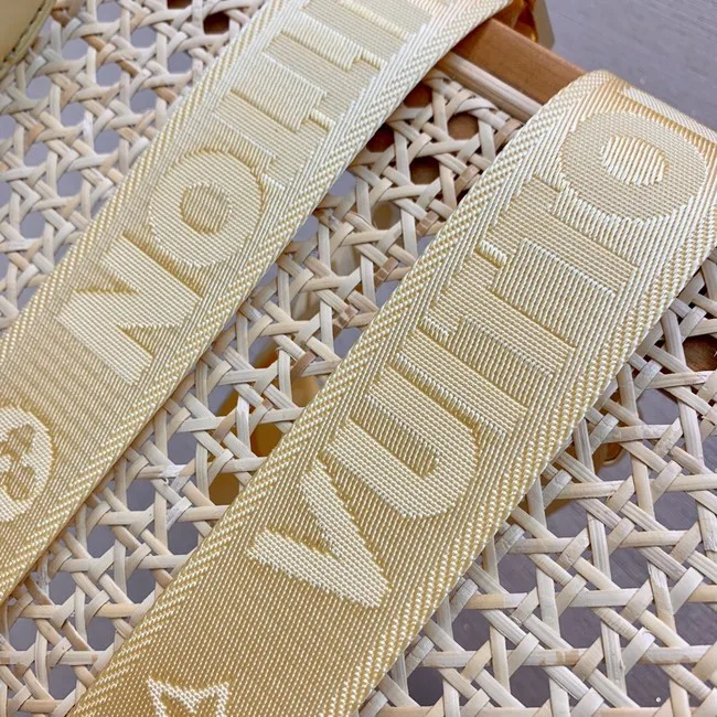 Louis Vuitton OVER THE MOON M59823 Banana Yellow HY150Av26