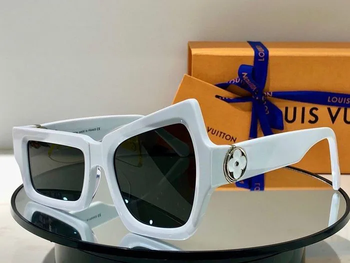 Louis Vuitton Sunglasses Top Quality LVS00020 Sunglasses HY15939KX22