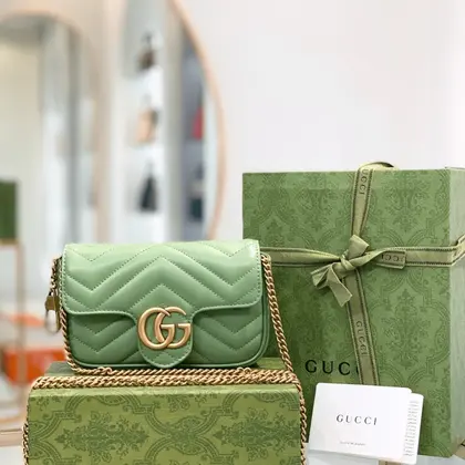 Gucci Marmont Women’s Super Handbag Avocado Color 22cm — Gucci Handbags sample