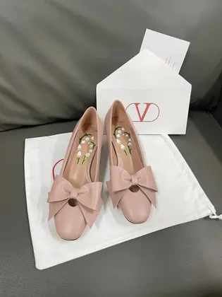 Valentino Women Pink Leather Bow Detail Flats — Valentino Handbags sample
