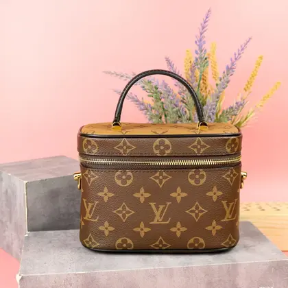 Louis Vuitton LV Clutch Box Bag Replica 11 Brown 19x13x10cm — Louis Vuitton Handbags sample