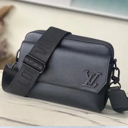 Louis Vuitton LV Fastline Men’s Handbag Black 23.5x18x7cm — Louis Vuitton Handbags sample