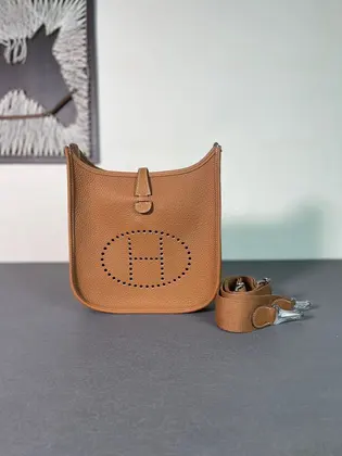 HN Evelyne III 29 — Hermès Handbags sample