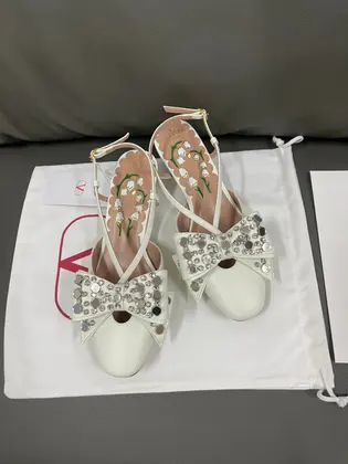 Valentino Women White Leather Bow Embellished Flats — Valentino Handbags sample