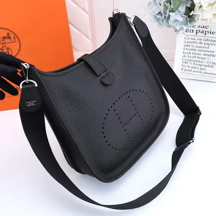 HN Evelyne III 29 Black — Hermès Handbags sample