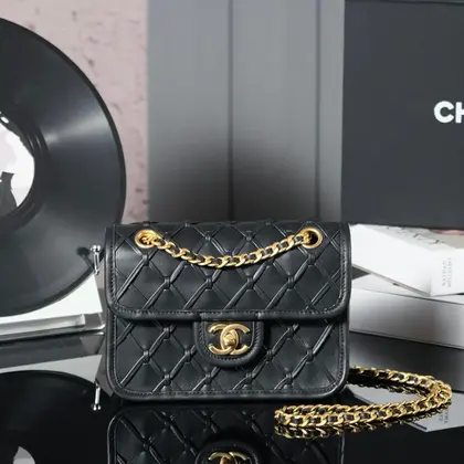 Chanel 25C Flap Bag 19cm Black Quilted Lambskin — Chanel Handbags sample