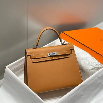 HN 25cm in Gold Epsom Silver Hardware — Hermès Handbags sample