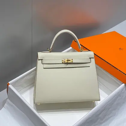 HN 25cm in Nata Epsom Calfskin Gold Hardware — Hermès Handbags sample