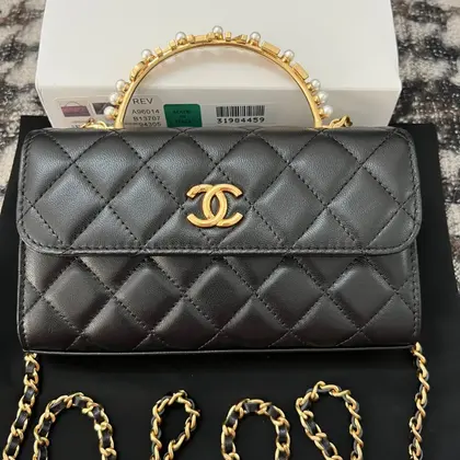 Chanel Woc Black Handbags Pearl Handle Plated Lock Gold 19cm — Chanel Handbags sample
