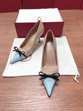 Valentino Women Beige Leather Blue Bow Detail Pumps — Valentino Handbags sample