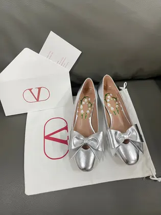 Valentino Women Silver Leather Bow Detail Flats — Valentino Handbags sample