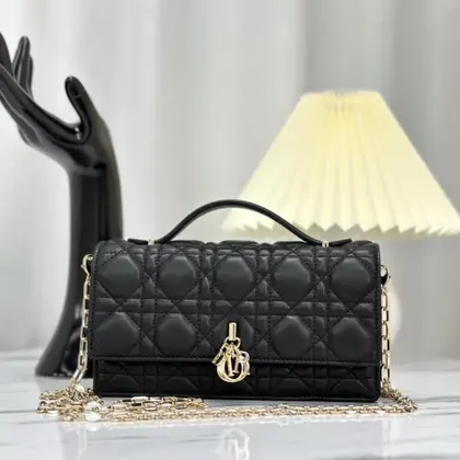 Dior Women’s Super Handbag Black Crossbody Bag 21×11.5cm — Dior Handbags sample
