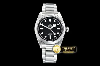 TUD064A – Heritage Black Bay — Tudor Watches sample